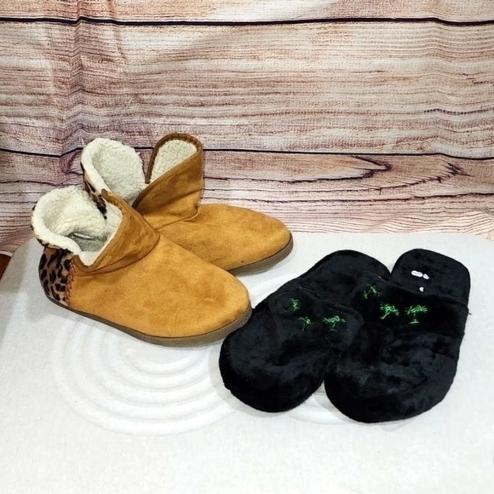 Lot of 2 Pairs of Slippers Rockport Size Small or 7